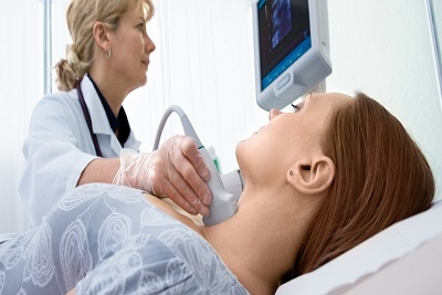 Pregled endokrinologa sa ultrazvukom štitaste žlezde
